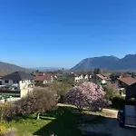Апартаменты Altitude 587 *