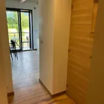 Altitude 587 Апартаменты