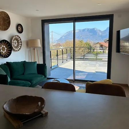 Altitude 587 Apartament *