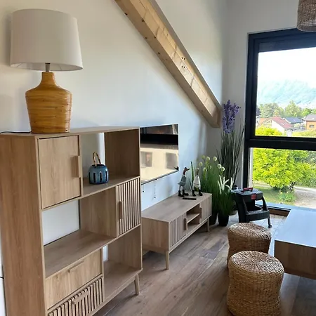 Apartament Altitude 587 *